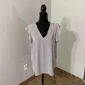 LOFT - size XL black and white blouse